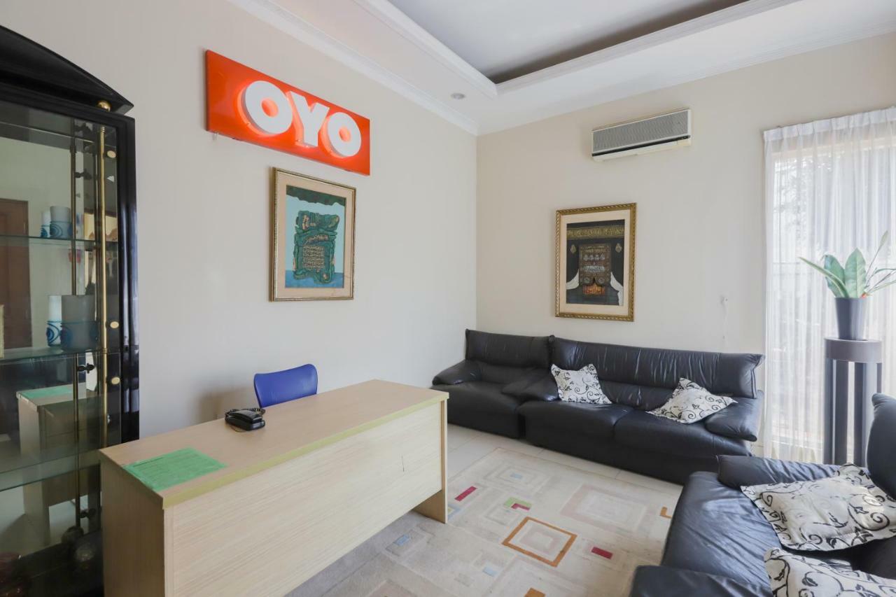 Oyo 968 Tirthankara Residence Джакарта Екстериор снимка