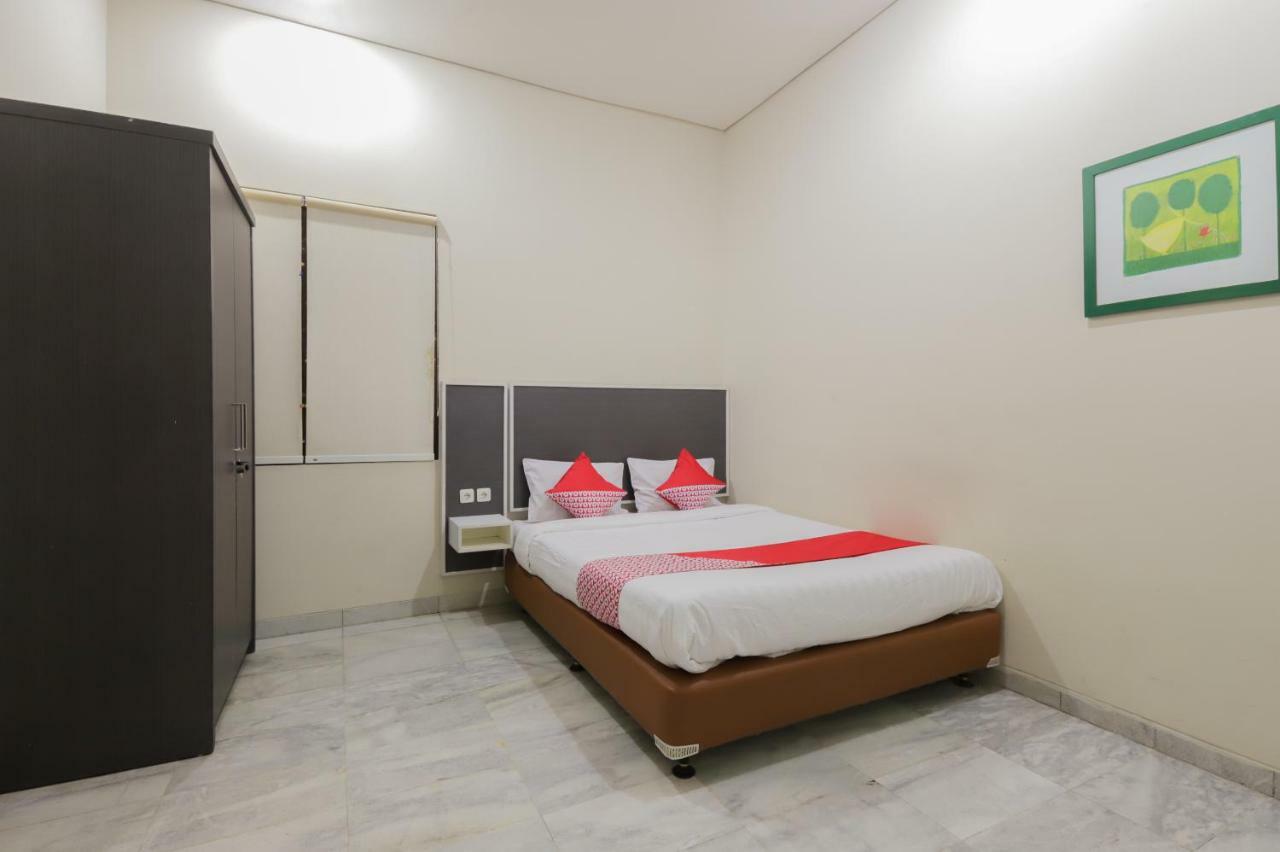 Oyo 968 Tirthankara Residence Джакарта Екстериор снимка